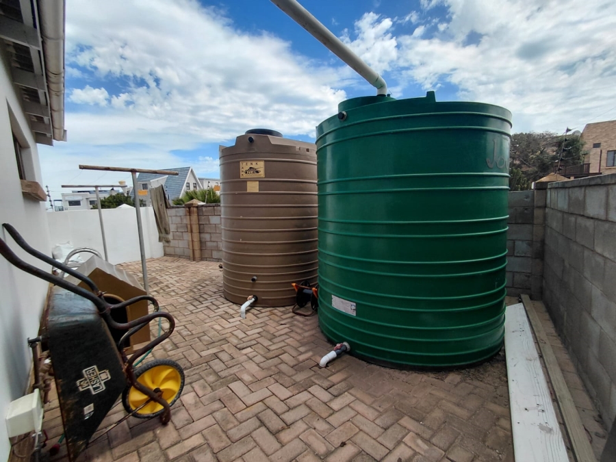 5 Bedroom Property for Sale in Ferreira Town Eastern Cape